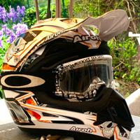 Casco motocross Airoh + mascherina Oakley