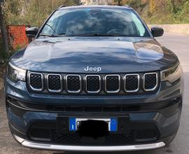 Jeep Compass da vetrina