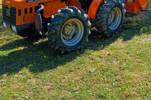 trattore Carraro 2700 con trincia