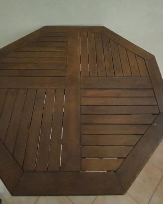 Tavolo di legno con TRE sedie