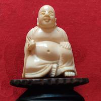 Antica statua di budda.