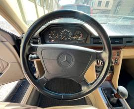 Mercedes W124 E200 - 1987 (restyle 1994)