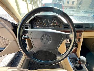 Mercedes W124 E200 - 1987 (restyle 1994)