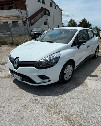 Renault clio van