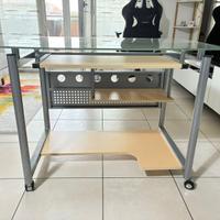 Scrivania in vetro e legno