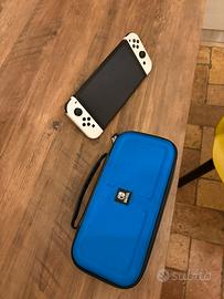 Nintendo Switch Oled senza un graffio con garanzia