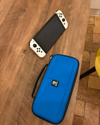 Nintendo Switch Oled senza un graffio con garanzia