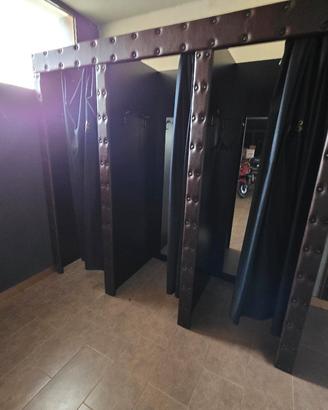 mobilio per negozio abbigliamento