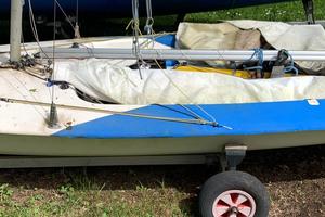 Barca a vela Contender