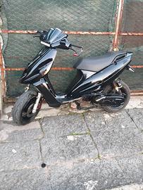 Malaguti Phantom 1000 compreso di passaggio