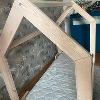 Lettino montessori casetta