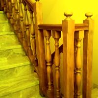 Ringhiera in legno per scala interna