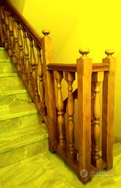 Ringhiera in legno per scala interna