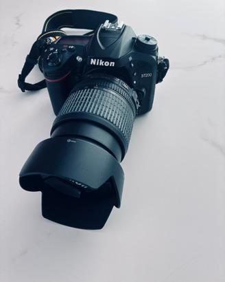 Nikon D7200 + Nikkor AF-S-DX - 18-105