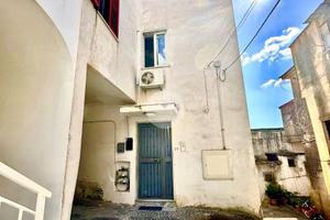 3 LOCALI A POLLENA TROCCHIA