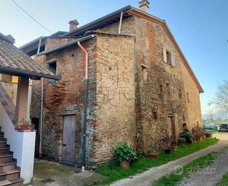 Rustico / Casale di 132 m² con 4 locali a Sansepol