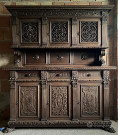Mobili Antiquariato stile Rinascimentale