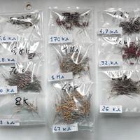 Lotto resistenze elettriche, diodi, relè,......