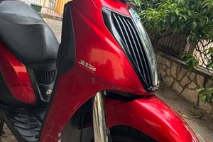 PIAGGIO CARNABY CRUISER 300 ie