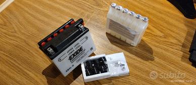 batteria YUASA YB4L-B