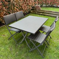 Tavolo da giardino + 4 sedie pieghevoli in rattan