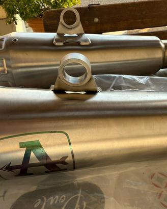 Hipermotard 950  del 2024  Arrow