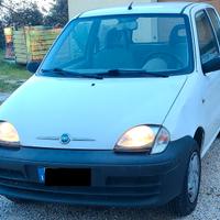 FIAT 600 bianca 2006