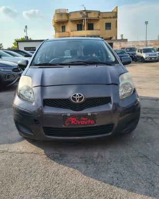 TOYOTA Yaris 1.3 5porte Sol