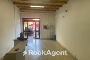 DUE LOCALI COMMERCIALI