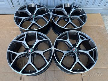 Cerchi da 19 Alfa Romeo Stelvio e Giulia