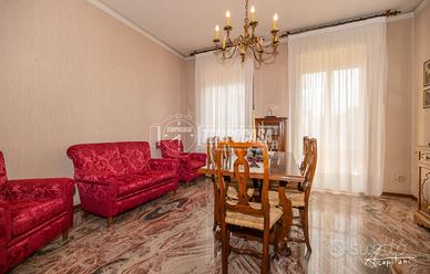 Appartamento accogliente con garage e riscaldament