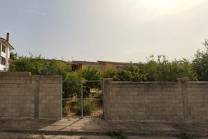 Terreno edificabile pianeggiante di 400mq Serrenti