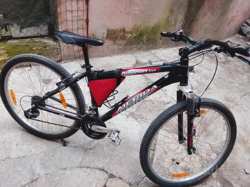 bicicletta sportiva 