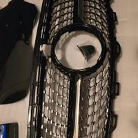 griglia anteriore mercedes mai montata 