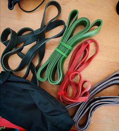 Set 4 elastici per allenamenti e trazioni 