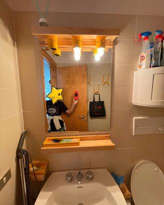 Specchiera da bagno con tre luci e mensola