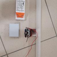 Lampada LED tubolare per specchio bagno