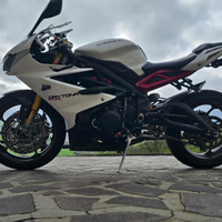 Triumph daytona 675 r