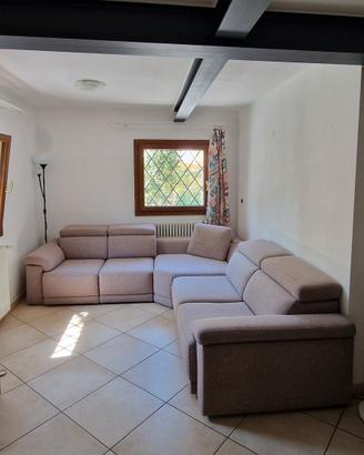Divano ad angolo allungabile