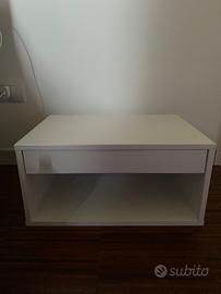 Comodini sospeso