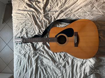 Chitarra acustica Yamaha