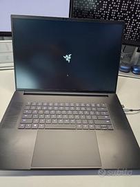 Razer Blade 18 i9 RTX 4070 64GB 1TB 240Hz ENG