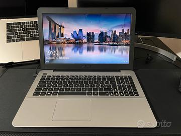 Portatile asus 15” i3 8gb RAM 512gb SSD