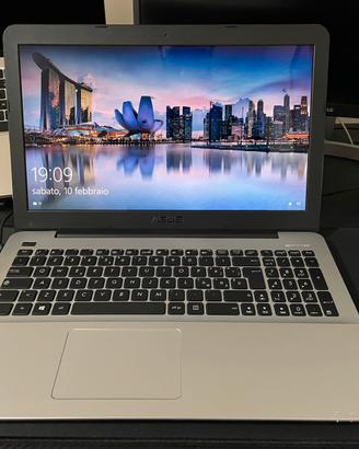 Portatile asus 15” i3 8gb RAM 512gb SSD