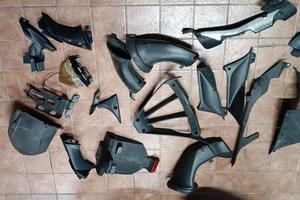 Ricambi e plastiche per R1 / SV  / KTM 