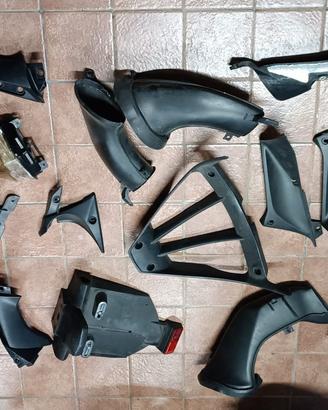 Ricambi e plastiche per R1 / SV  / KTM 