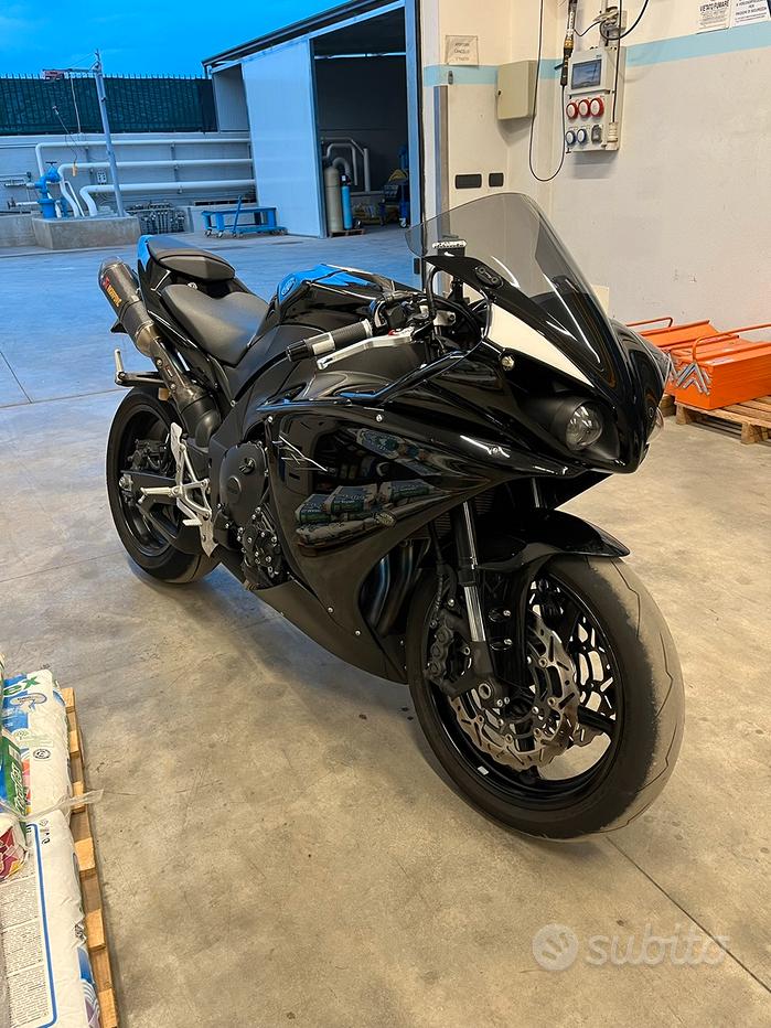 Yamaha R1 2010 Usata 2010 Yamaha R1 Valentino Rossi Edition AK