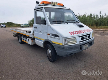 Carroatrezzi scarrabile iveco daily 49 10 con gru