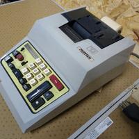 Olivetti Ivrea calcolatrice arredamento vintage