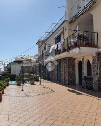 4 LOCALI A RAVELLO